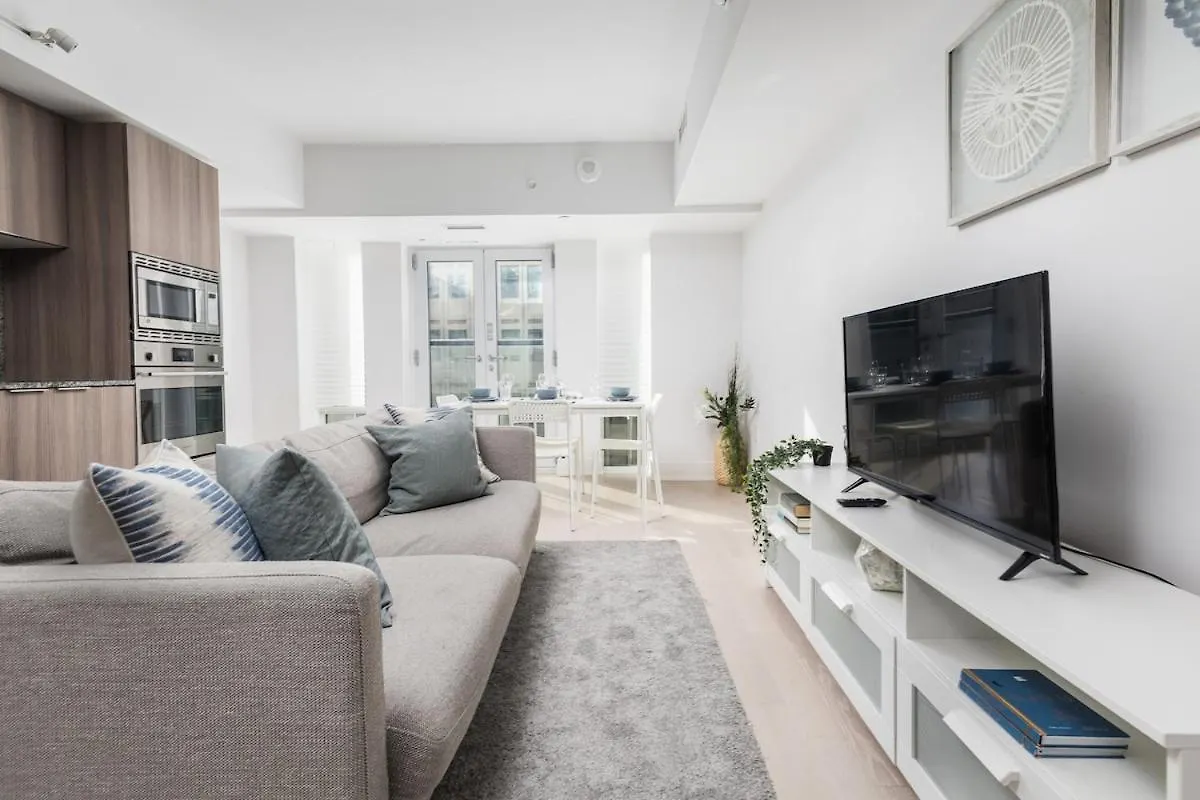 Apartment Central Downtown 1 And Den W 3 Beds Sleeps 4 By Uoft Toronto